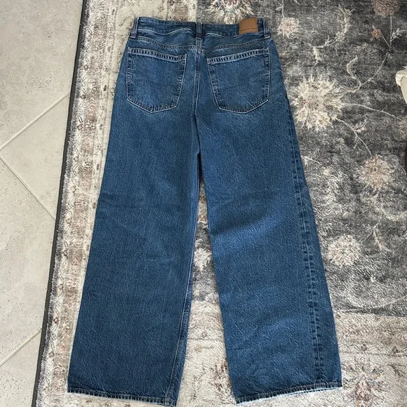 American Eagle Low-Rise Baggy Wide Leg Jeans - Picture 4 of 7